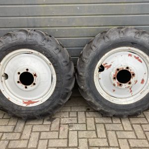Original Ford Traktor Vorderräder 11.2-24 Felgen 3055 4000 5000 6500 5095 5600