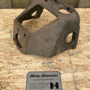Original KRAMER Traktor Halter für Hydraulikpumpe Export 350 450 Bosch Schlepper
