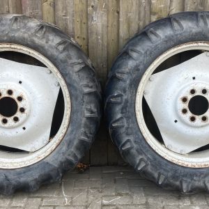 Original Ford Traktor Hinterräder 12.4-32 Ford 3910